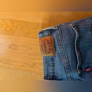 Straight Skinny Levi’s Blue Jeans